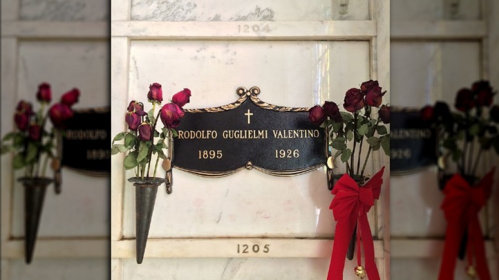Rudolph Valentino's grave