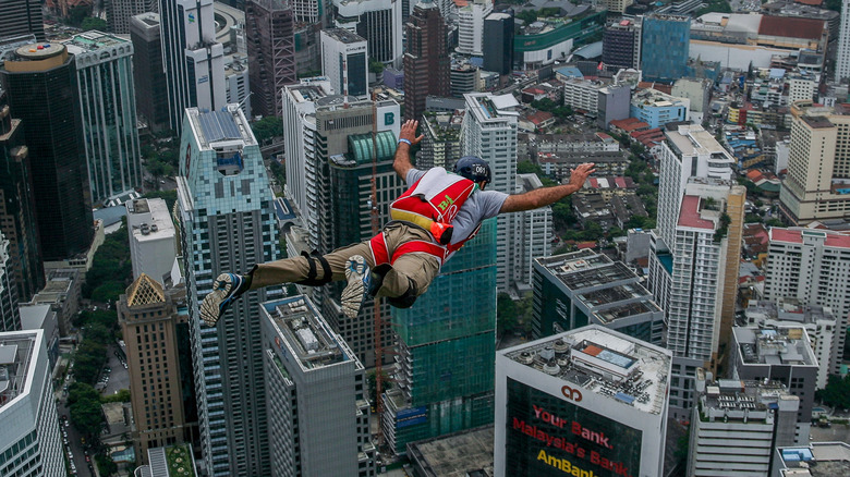 BASE jumper Kuala Lumpur