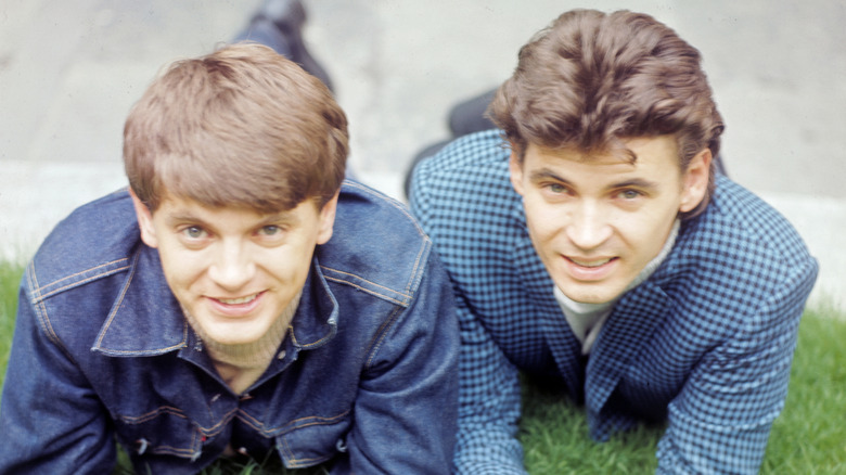 The Everly Brothers smiling blue jackets 1962