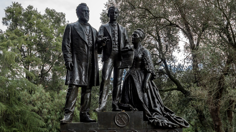 statue of the stanford family